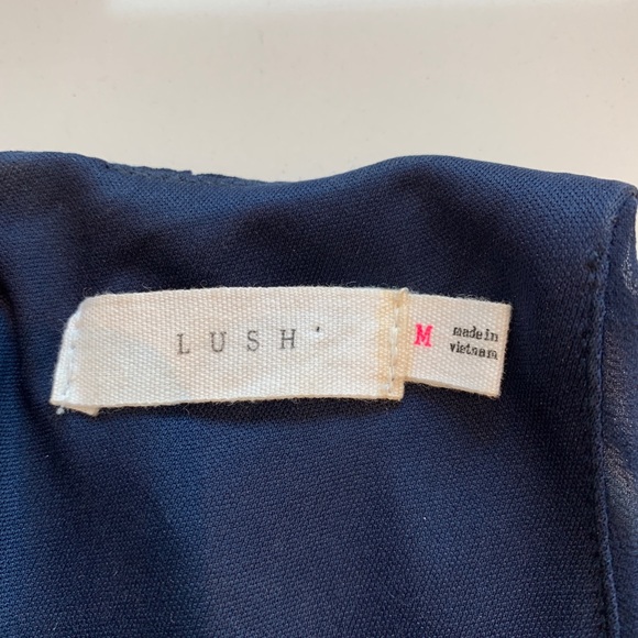 LUSH Nordstrom’s Flowy Navy Polyester Dress - Picture 7 of 8